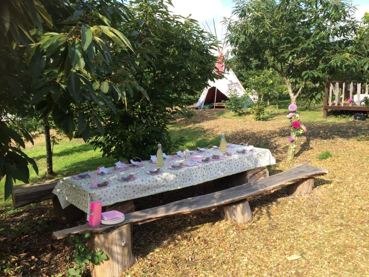 Plush Tents Yurt Village ชิชิสเตอร์ ภายนอก รูปภาพ