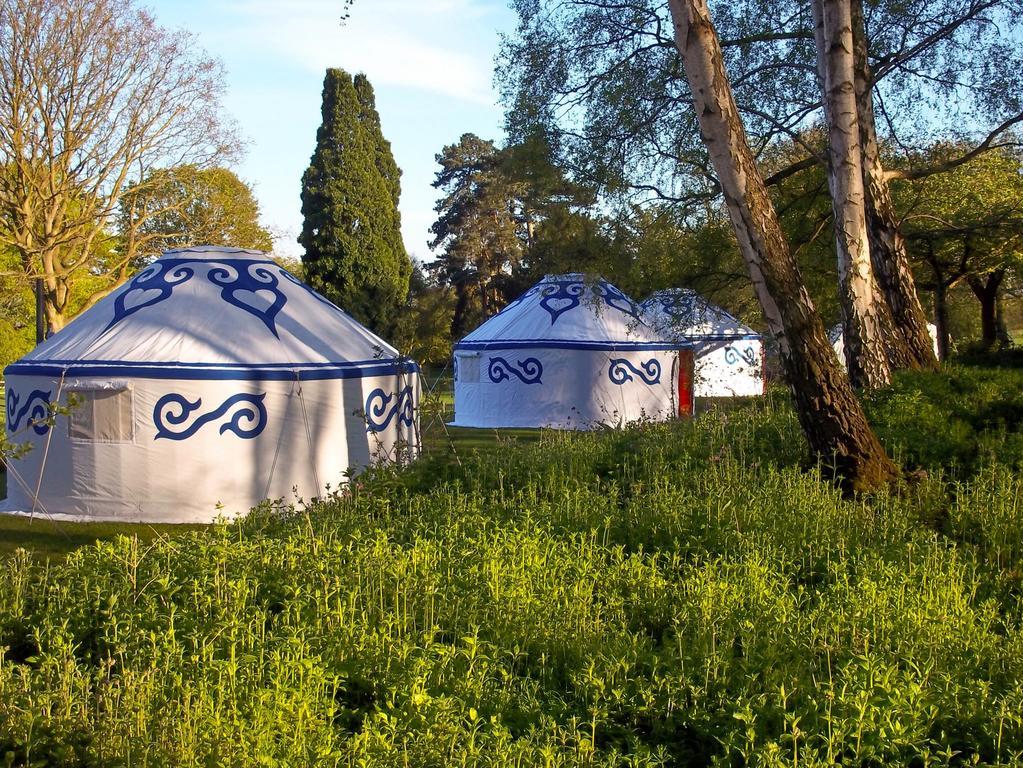 Plush Tents Yurt Village ชิชิสเตอร์ ภายนอก รูปภาพ